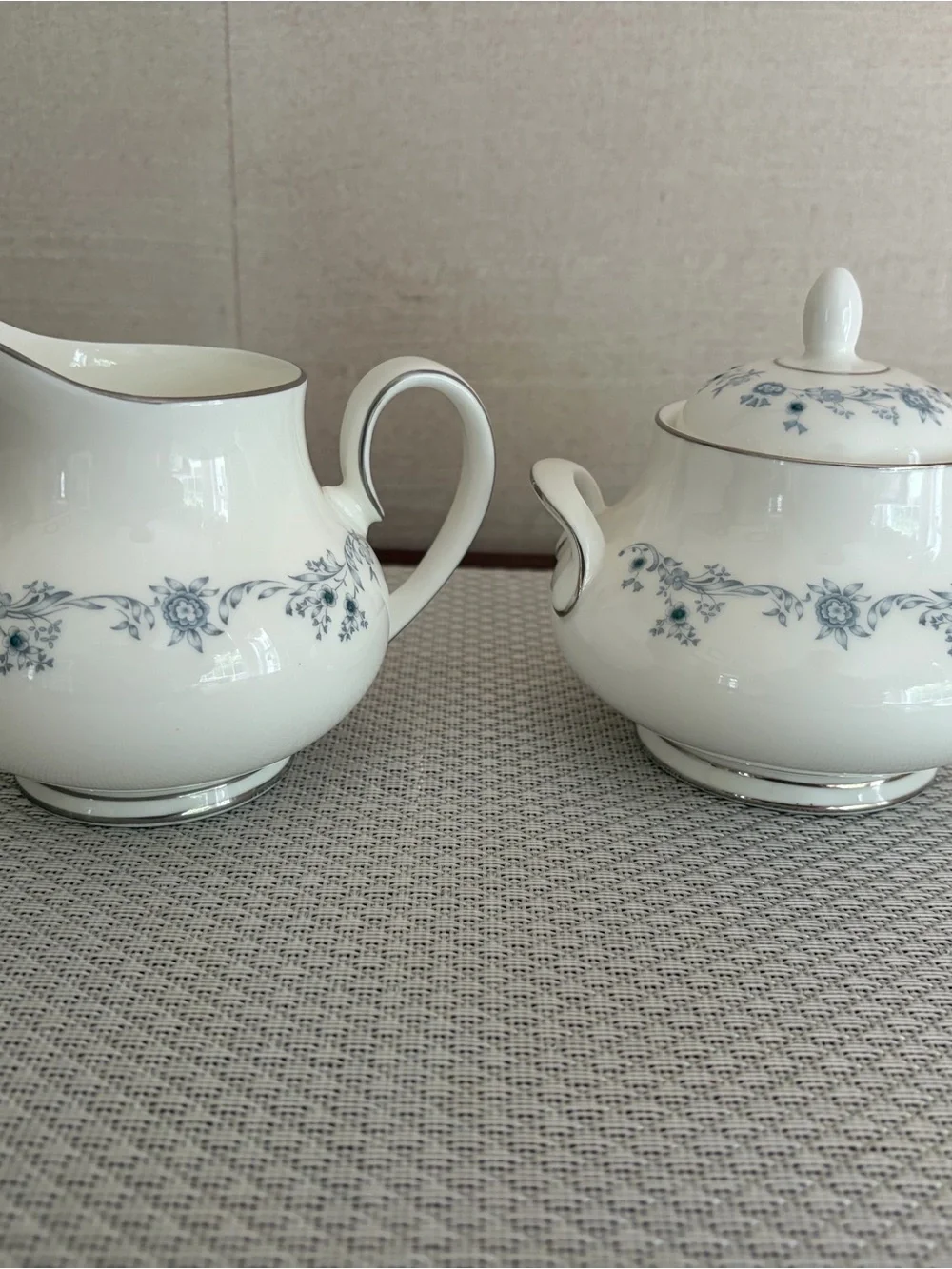 Royal Doulton Angelique Fine Bone China Sugar Bowl & Creamer ,England H 4997